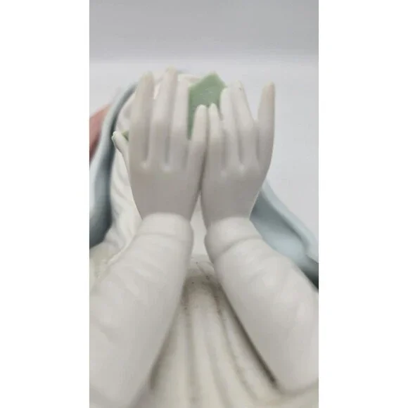 Vintage Madonna Mary Holding Flower Porcelain Lighted Nightlight  - Works - Picture 5 of 12